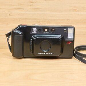 Minolta Freedom 200 Auto Focus Point and Shoot 35mm Film Camera, Made in Japan